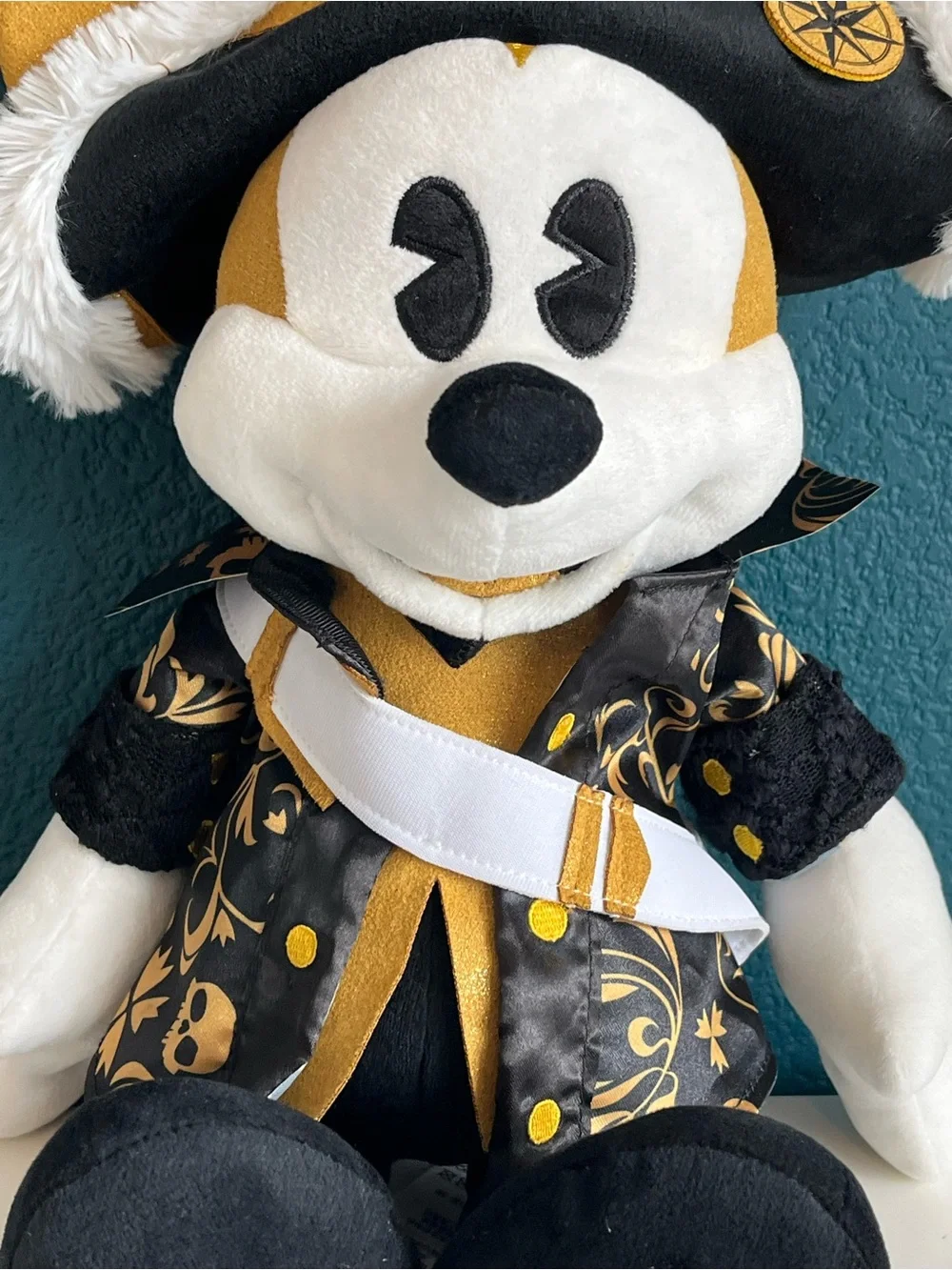 2022 Disney World 50th Anniversary Main Attraction Mickey Mouse Captain Hook